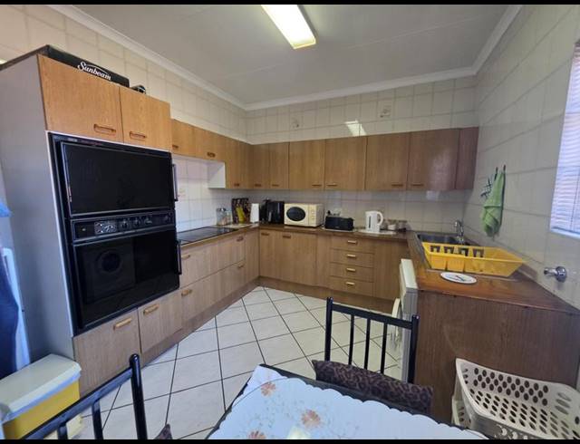3 BEDROOM TOWNHOUSE FOR SALE IN NEW REDRUTH